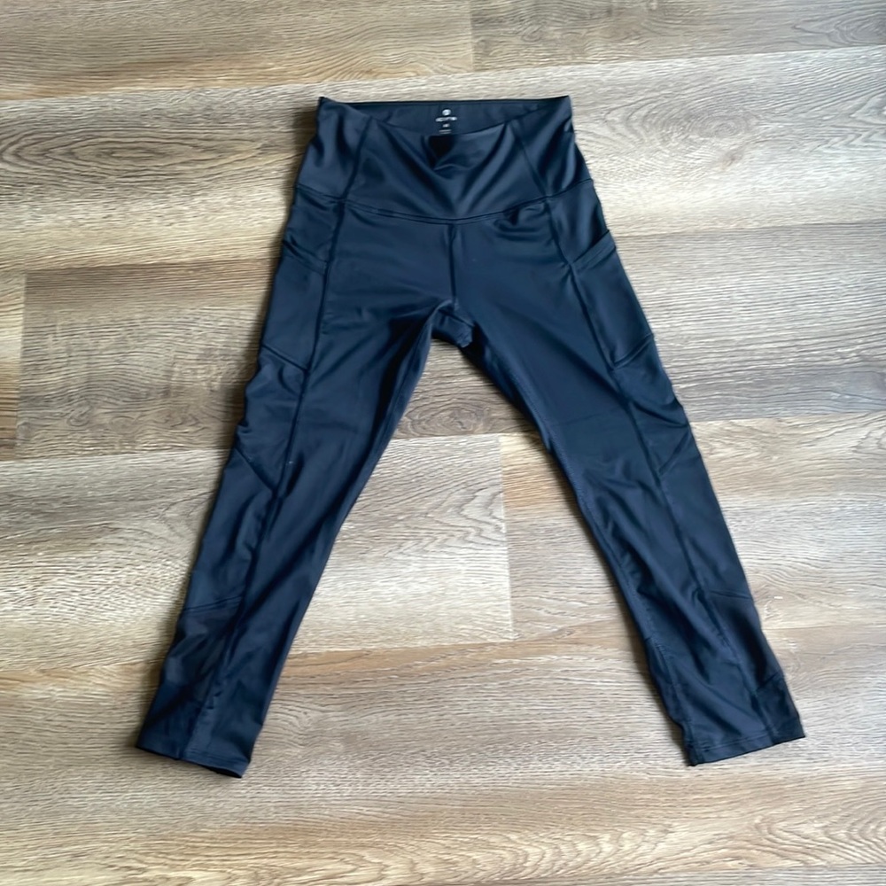 Athletic/Yoga Leggings (comes with pockets)